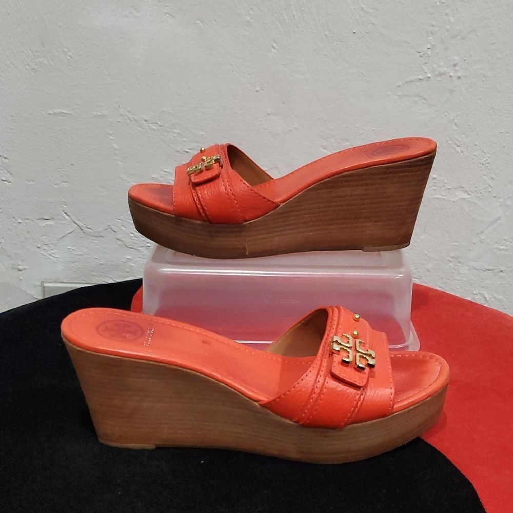 Tory Burch Elina Wedge In Orange Leather Size 9.5